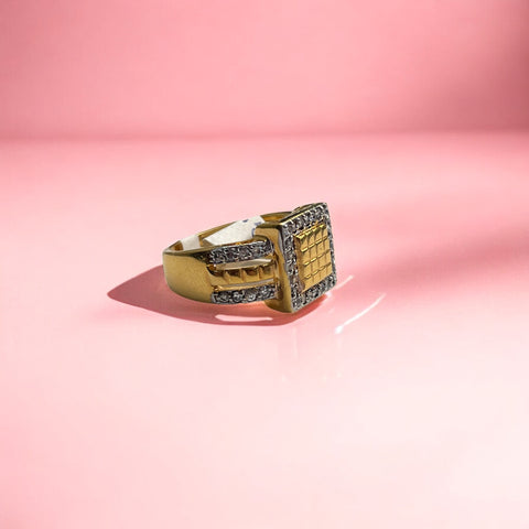 ANEL FOLHADO QUADRADO DOURADO COM OURO BRANCO ANEL FOLHADO QUADRADO DOURADO COM OURO BRANCO