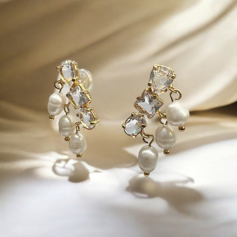 Brinco EAR CUFF Cristal com Pérola cultivada Brinco EAR CUFF Cristal com Pérola cultivada