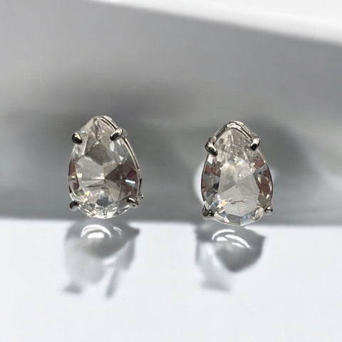 Brinco Gota Cristal com Quatro Garras Ródiio Brinco Gota Cristal com Quatro Garras Ródiio