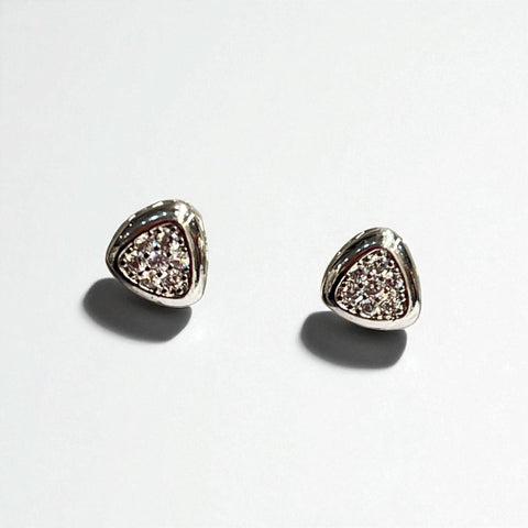 Brinco Triangular Cravejado de Zirconias Brinco Triangular Cravejado de Zirconias