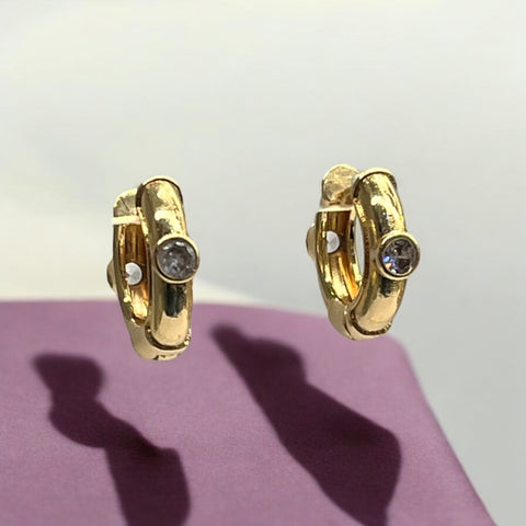 Brinco Argola Média com Duas Zircônia